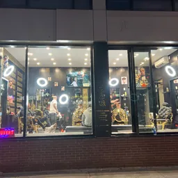 Barbier Yaniso 2, Downtown