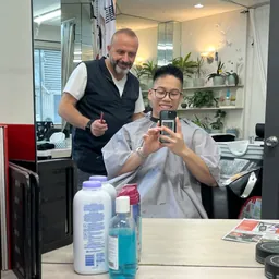 Dani coiffeur, Downtown