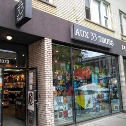 Aux 33 Tours, Plateau