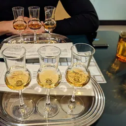 Whisky Café, Mile End