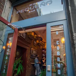 El Pequeño Bar, Old Montreal