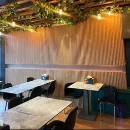 Chez Hailar, Downtown